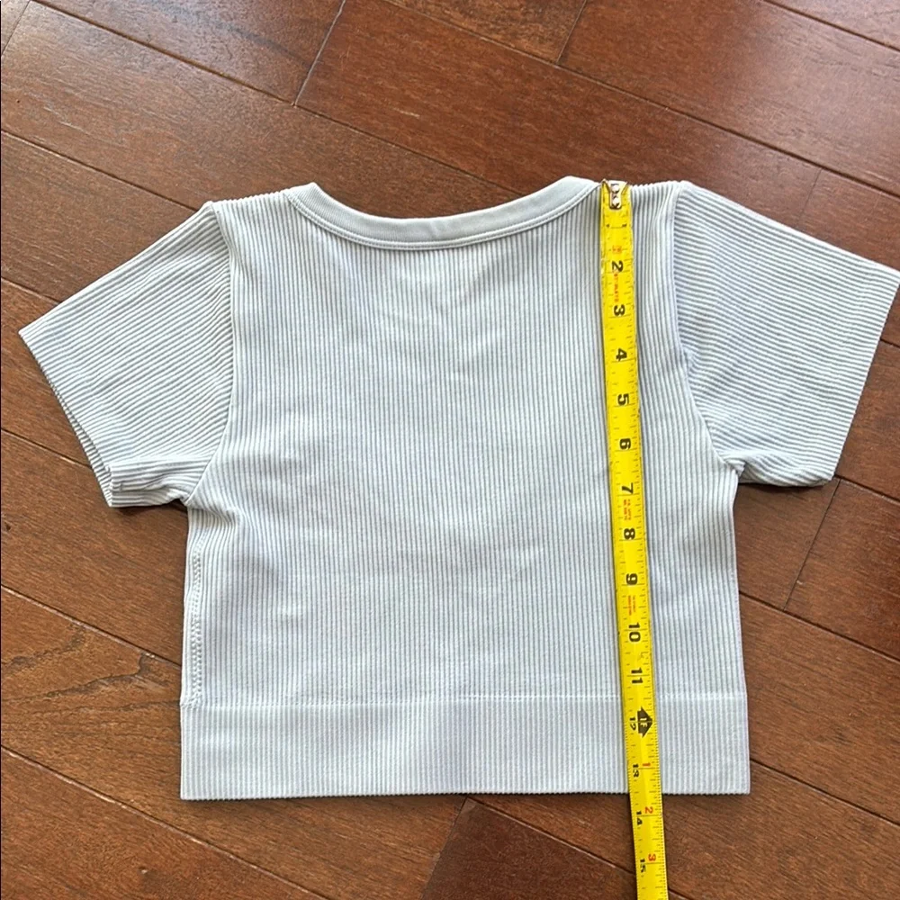 Garage Ribbed Crop Top - Picture 4 of 6